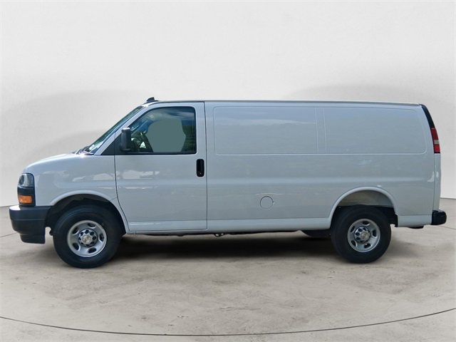 2025 Chevrolet Express Cargo 2500 photo 2