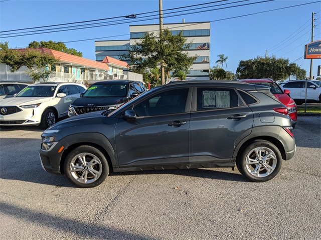 2022 Hyundai Kona SEL photo 3