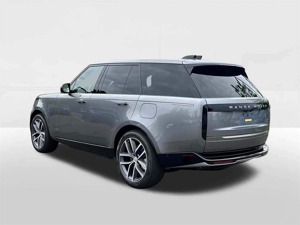2025 Land Rover Range Rover SE photo 2