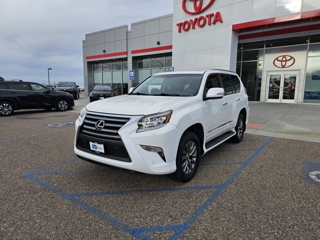 2016 Lexus GX Luxury's photo