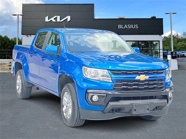 2022 Chevrolet Colorado LT photo 2