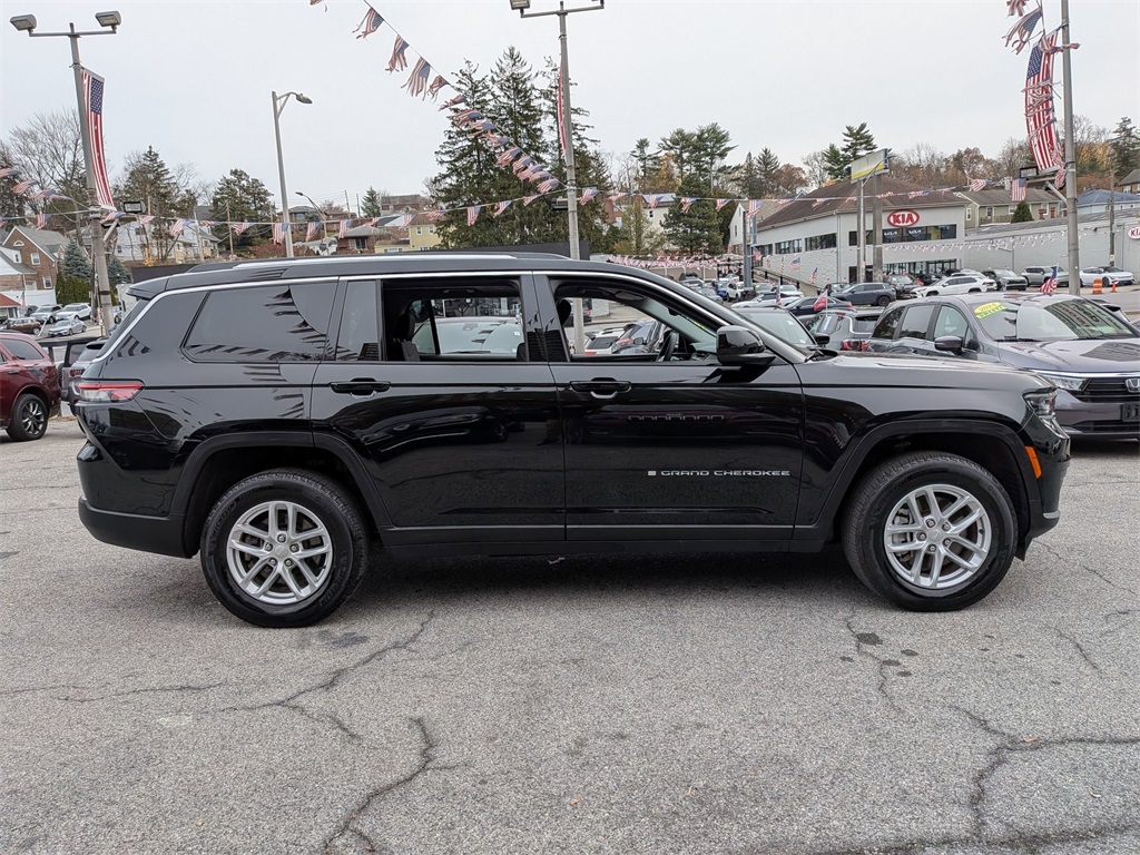 2023 Jeep Grand Cherokee Laredo photo 4