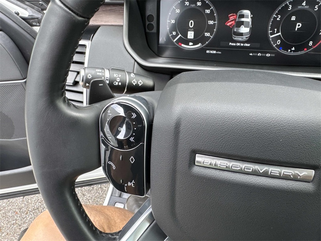 2020 Land Rover Discovery HSE photo 27