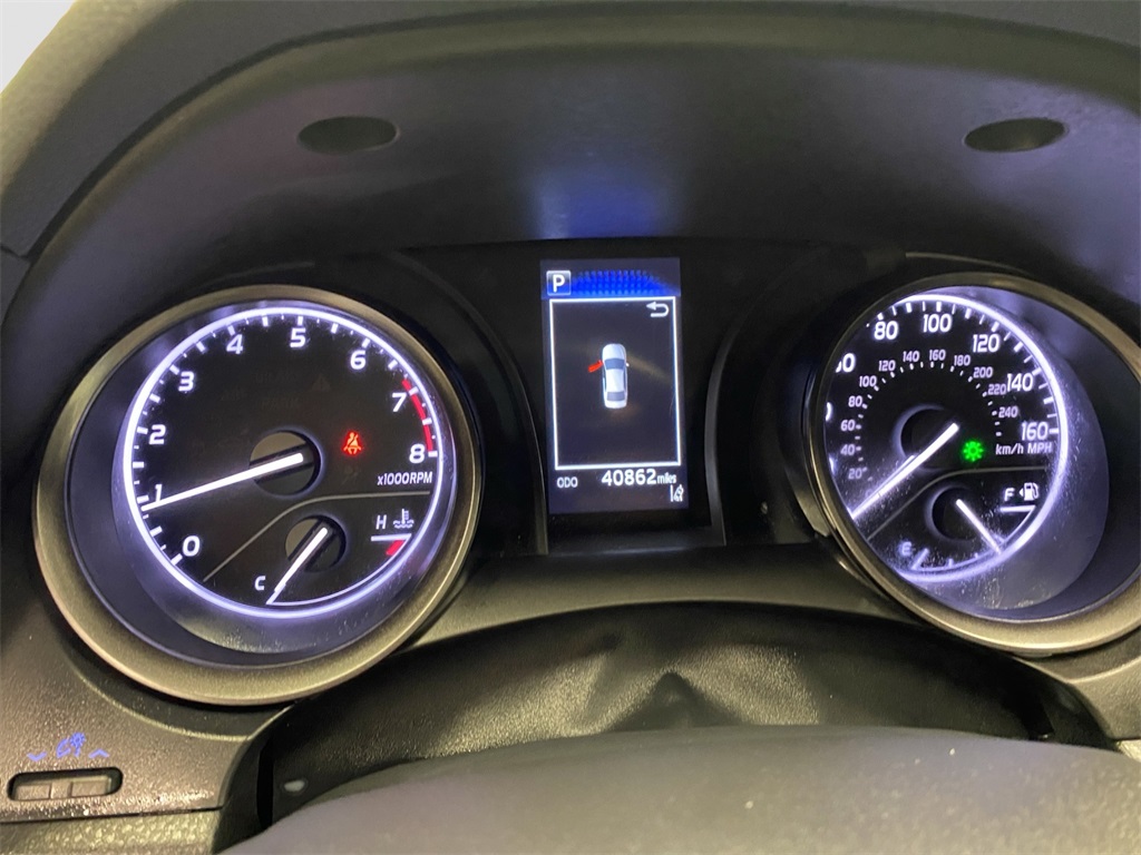 2022 Toyota Camry SE photo 16