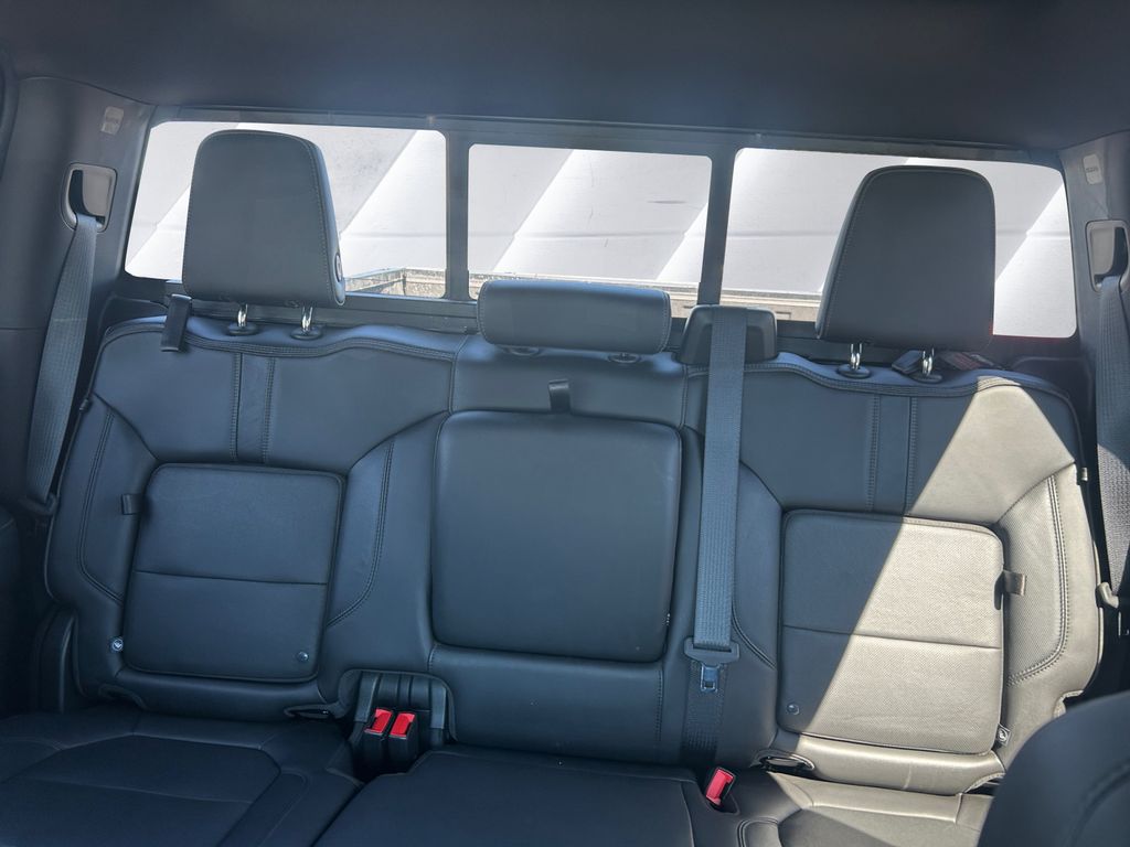 2020 Chevrolet Silverado 1500 High Country photo 12