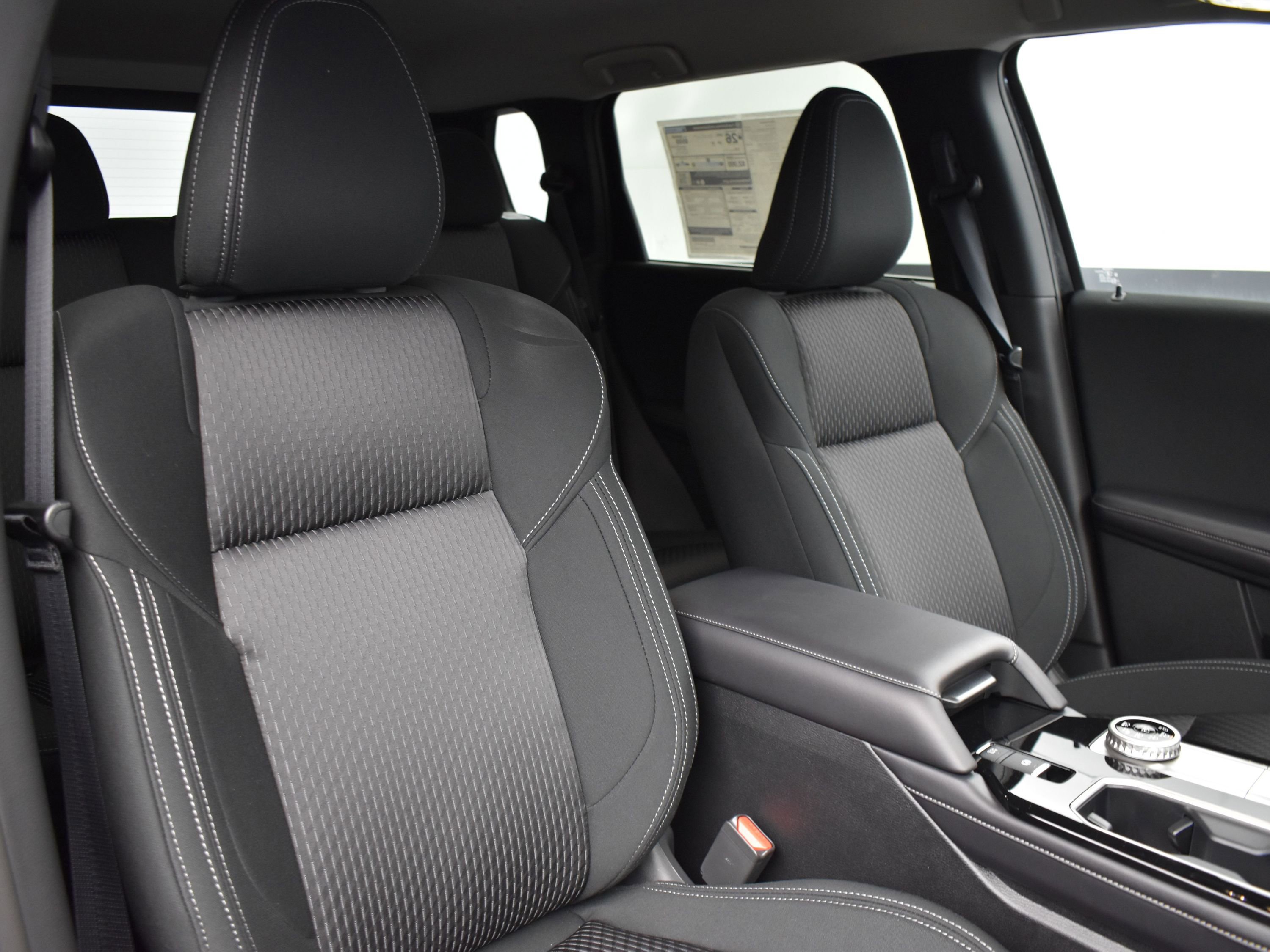 2025 Mitsubishi Outlander ES photo 18