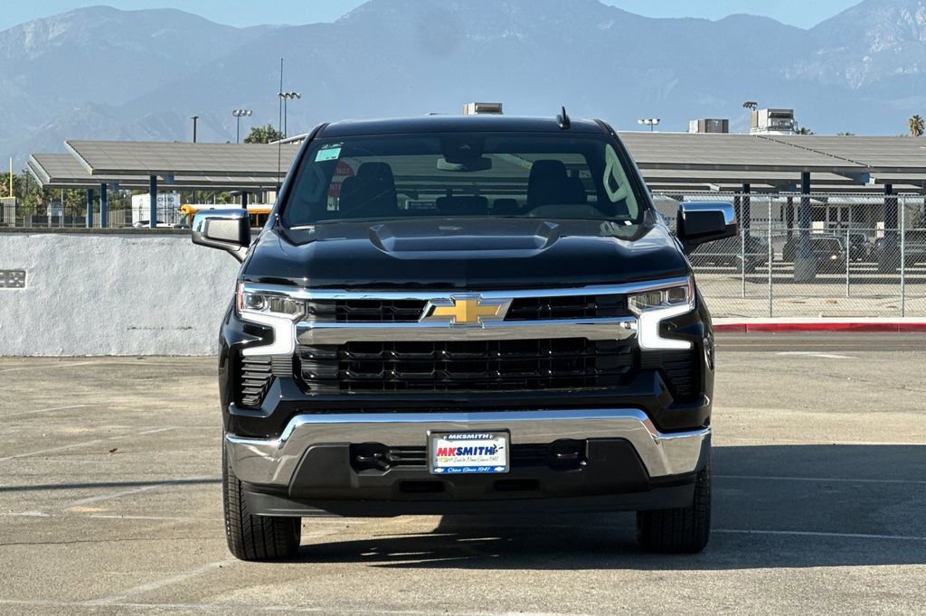 2025 Chevrolet Silverado 1500 LT photo 9