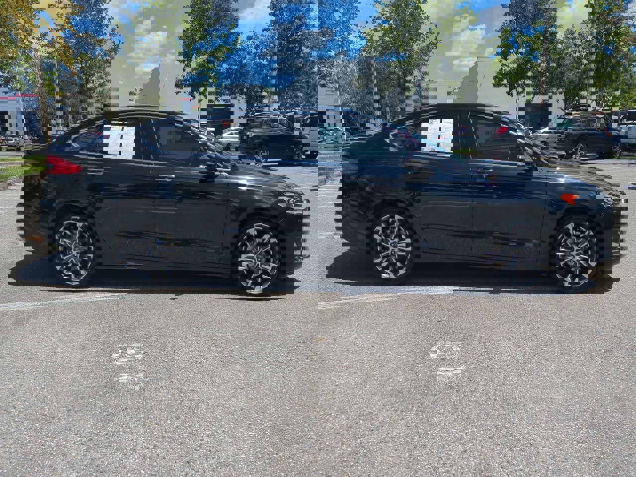 2020 Ford Fusion Titanium photo 2