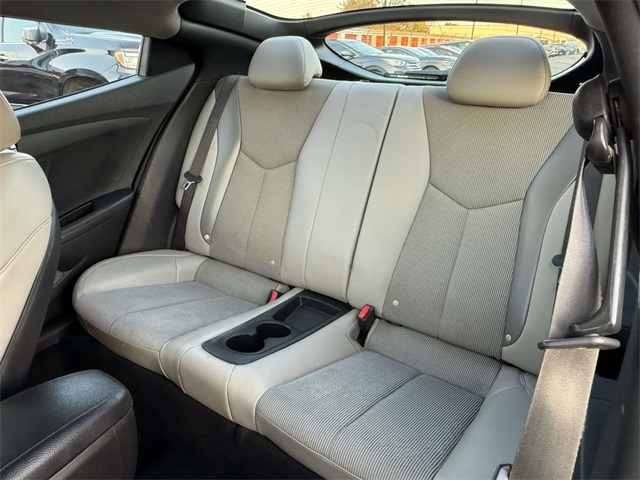 2012 Hyundai Veloster Base photo 12