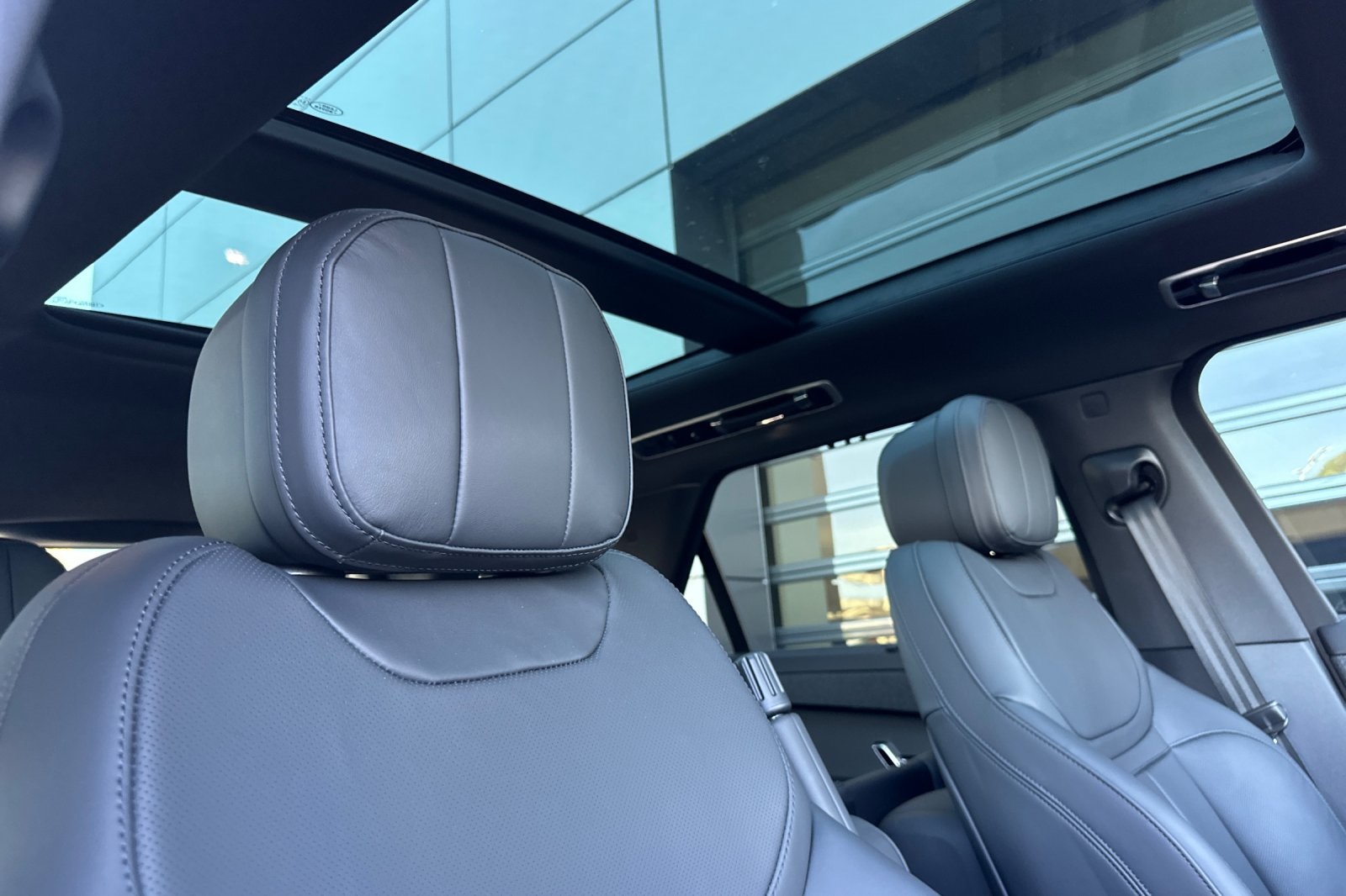 2025 Land Rover Range Rover Sport SE photo 19