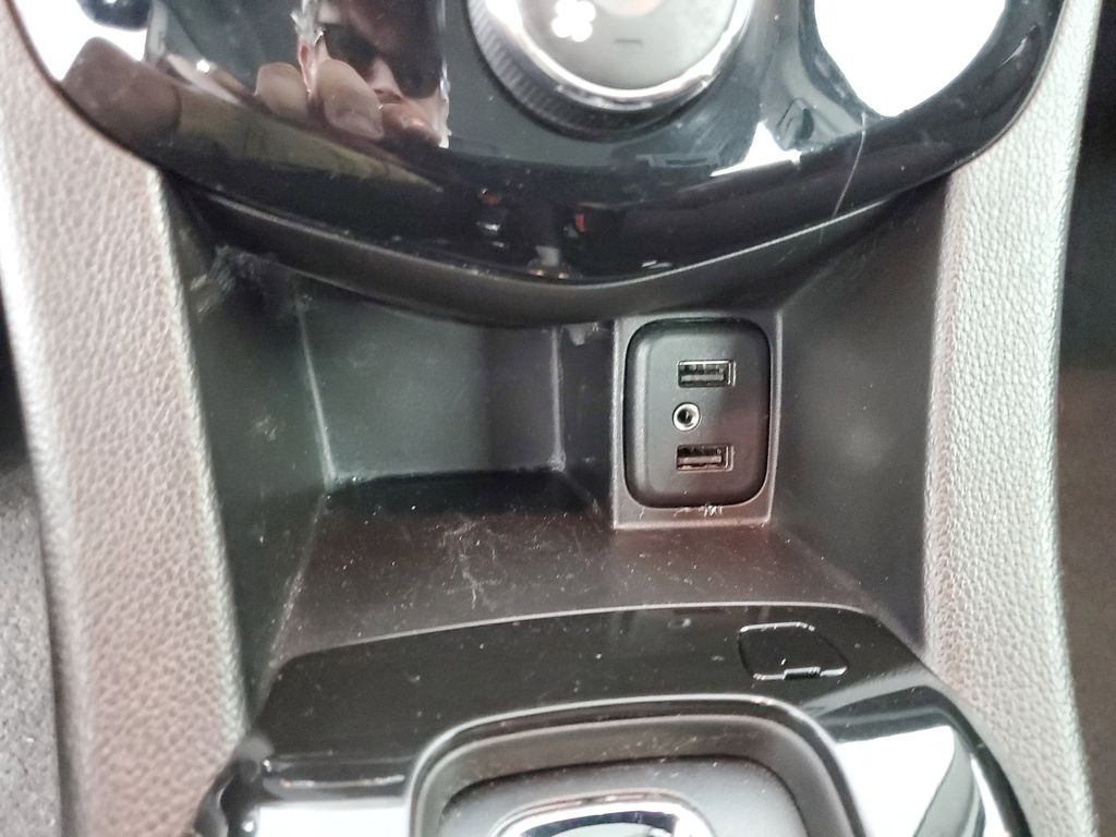 2018 Chevrolet Sonic LT photo 19