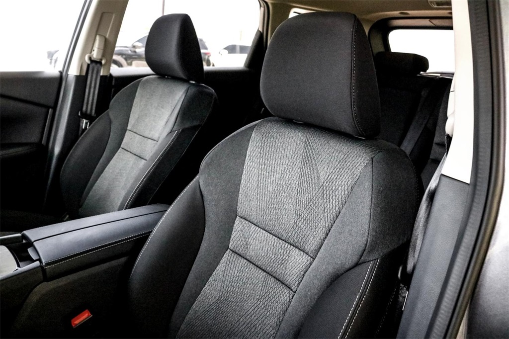 2025 Nissan Rogue SV photo 7