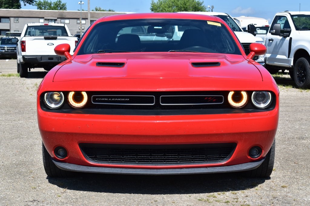 2017 Dodge Challenger R/T photo 2