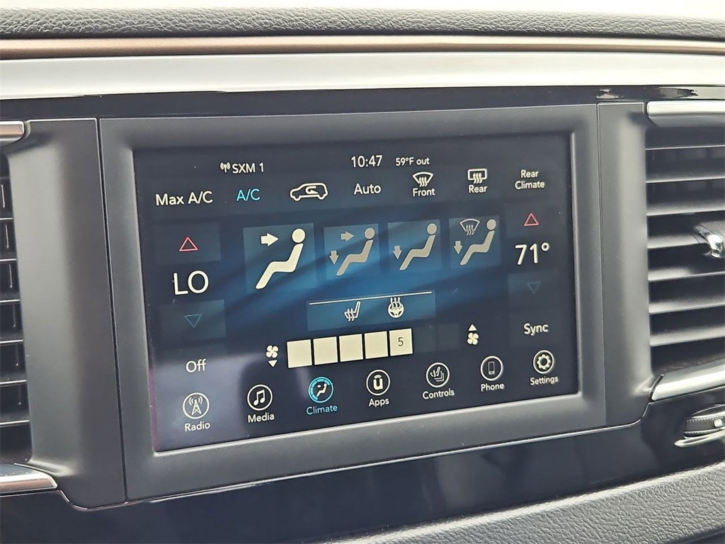 2019 Chrysler Pacifica Touring L photo 19