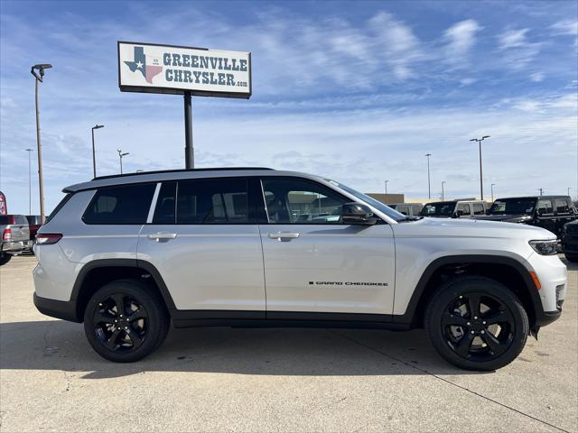 2025 Jeep Grand Cherokee Limited photo 22