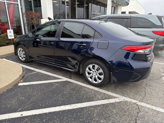 2024 Toyota Corolla LE photo 3
