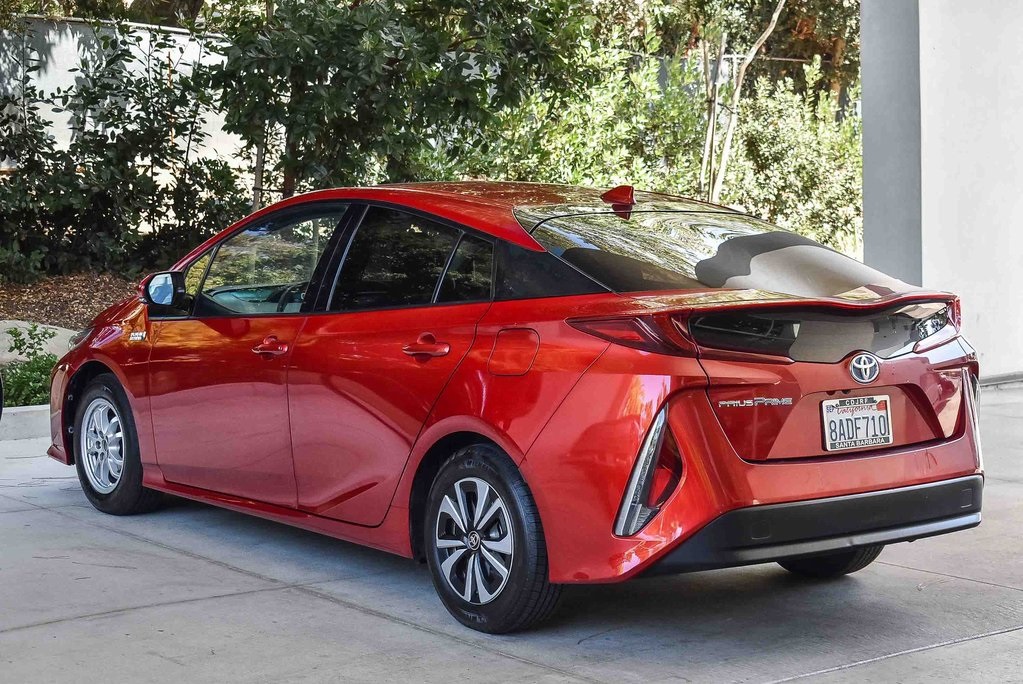 2017 Toyota Prius Prime Premium photo 4