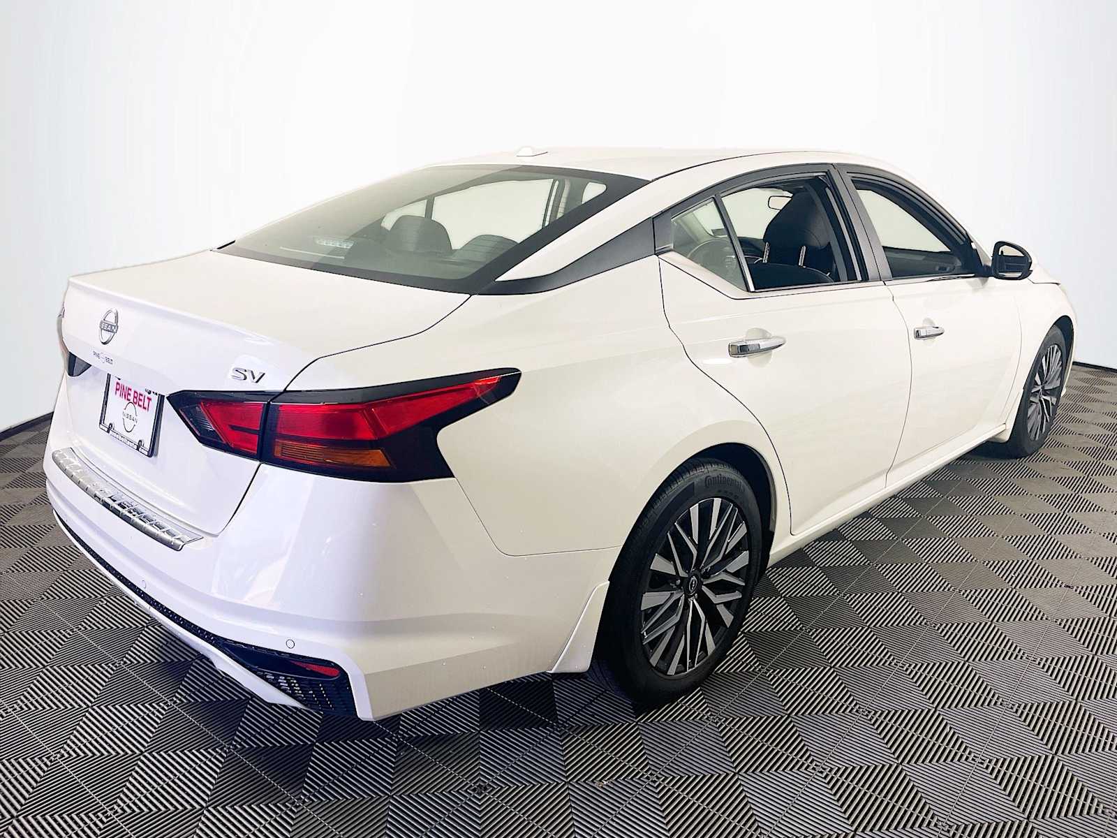 2023 Nissan Altima 2.5 SV photo 4