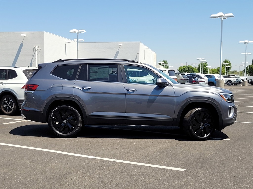 2025 Volkswagen Atlas SE Technology photo 4