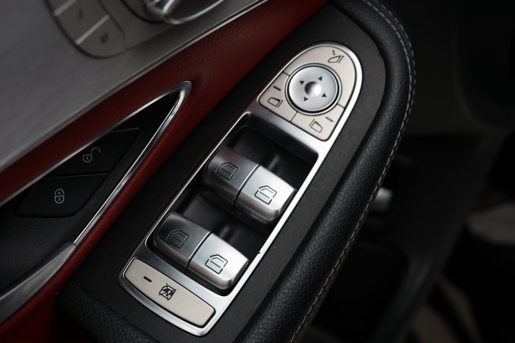 2020 Mercedes Benz C 300 photo 18