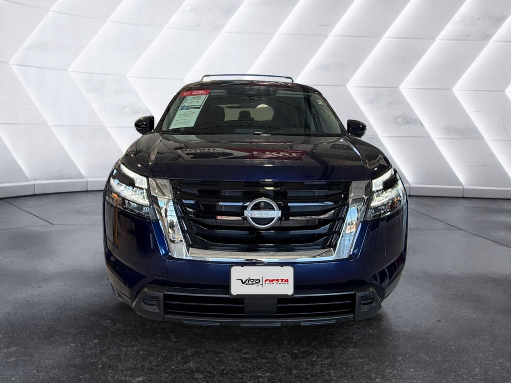 2025 Nissan Pathfinder SV photo 2
