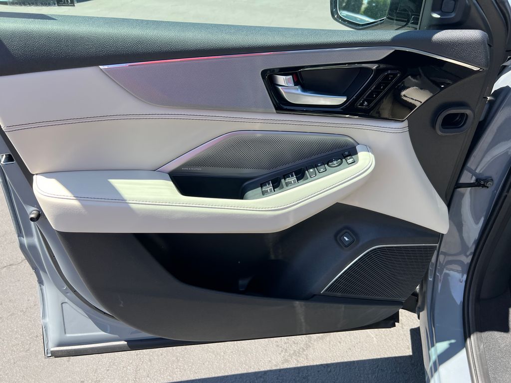 2025 Acura MDX SH-AWD A-Spec Advance photo 9