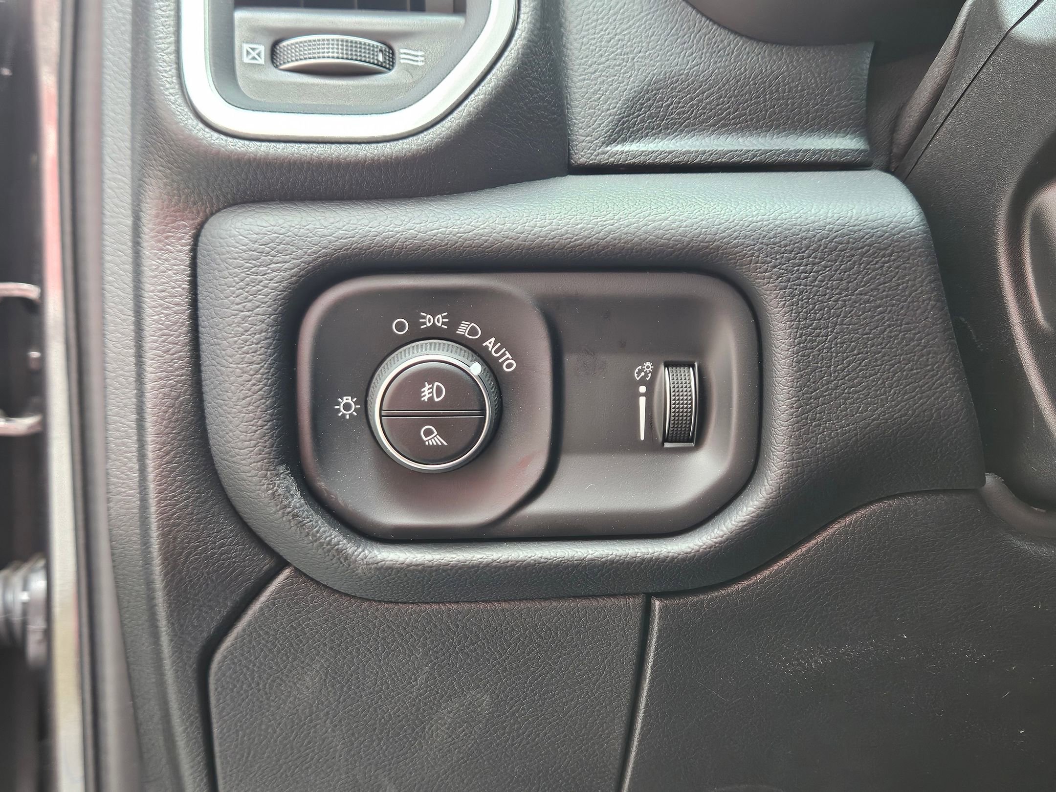 2026 Ram 2500 Big Horn photo 17