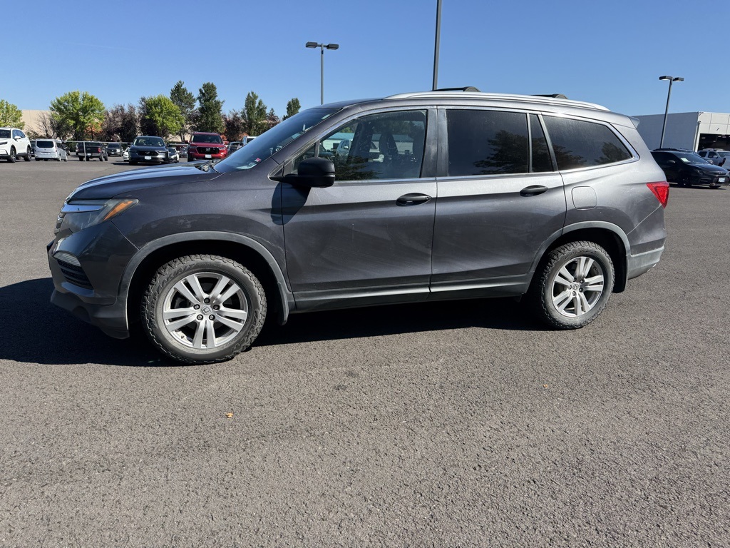 2016 Honda Pilot LX photo 2