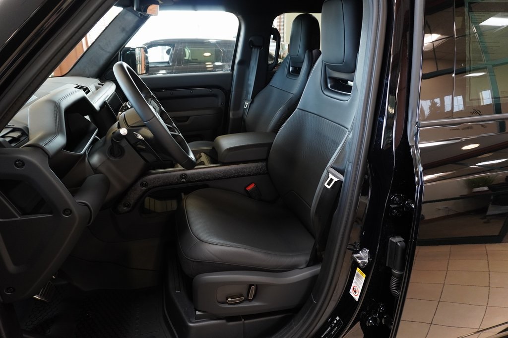 2026 LAND ROVER DEFENDER - Image 7