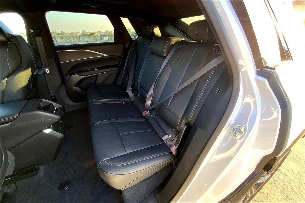 2025 Cadillac Lyriq Luxury photo 25