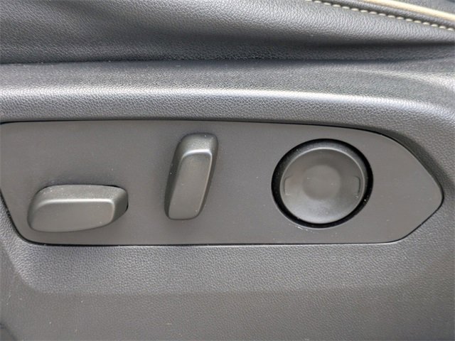 2023 Gmc Yukon XL SLT photo 24