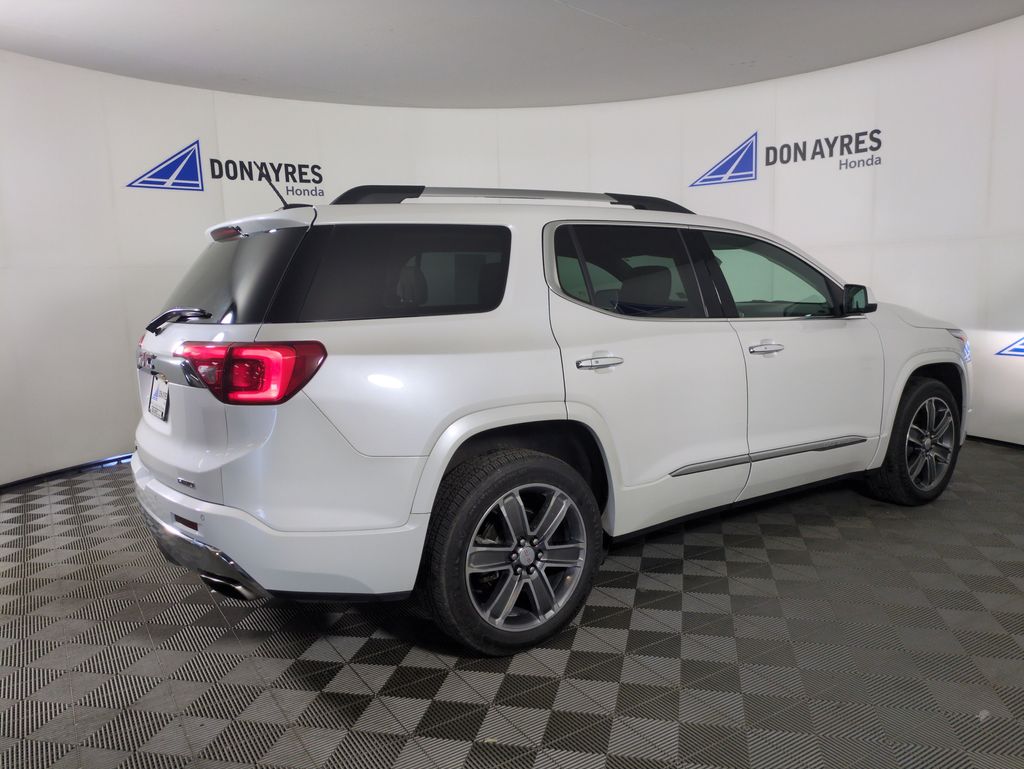 2017 Gmc Acadia Denali photo 3