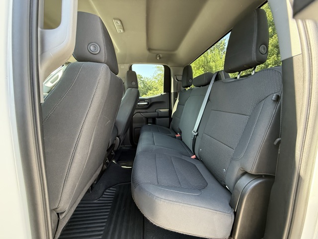 2020 Chevrolet Silverado 1500 Custom photo 17