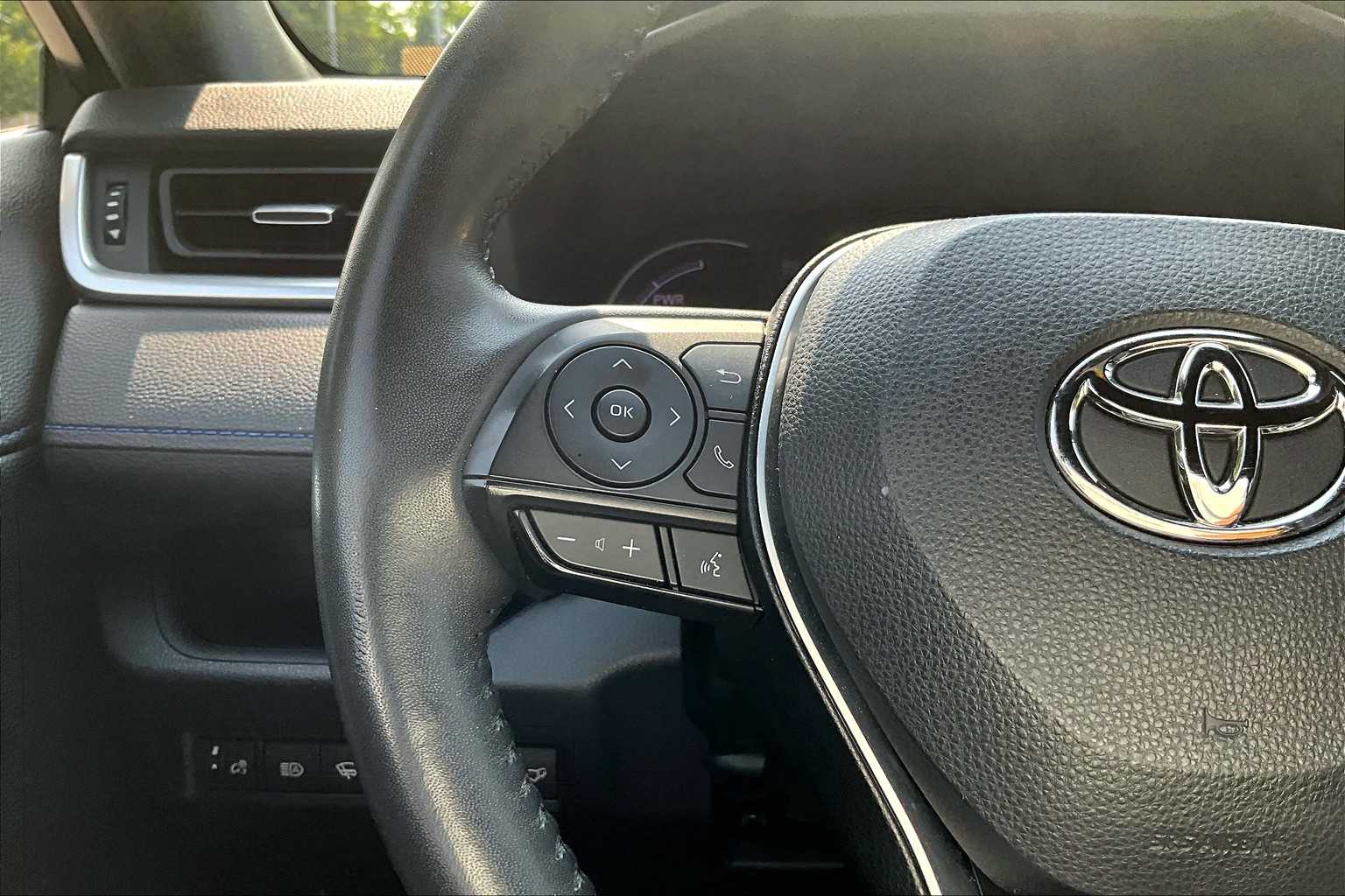 2022 Toyota RAV4 Hybrid XSE photo 21