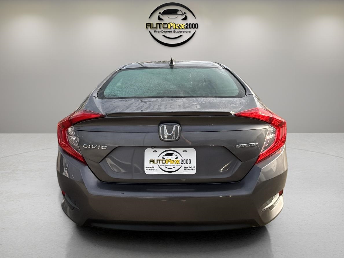 2017 Honda Civic Touring photo 4