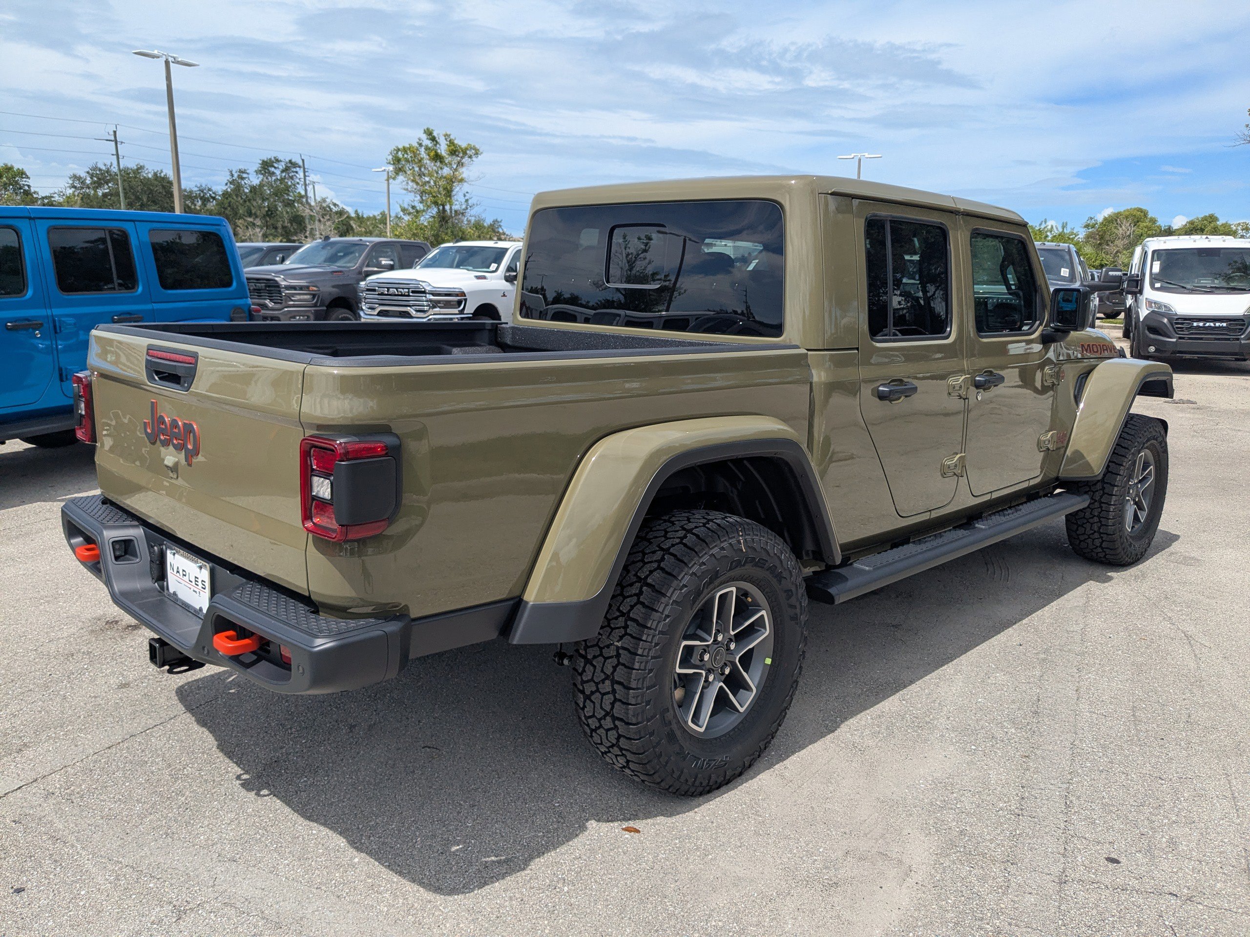 2025 Jeep Gladiator Mojave photo 5