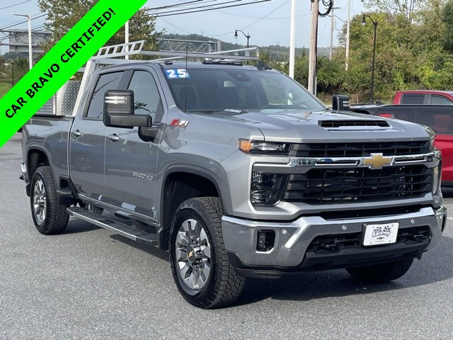 2025 Chevrolet Silverado 3500HD LT's photo