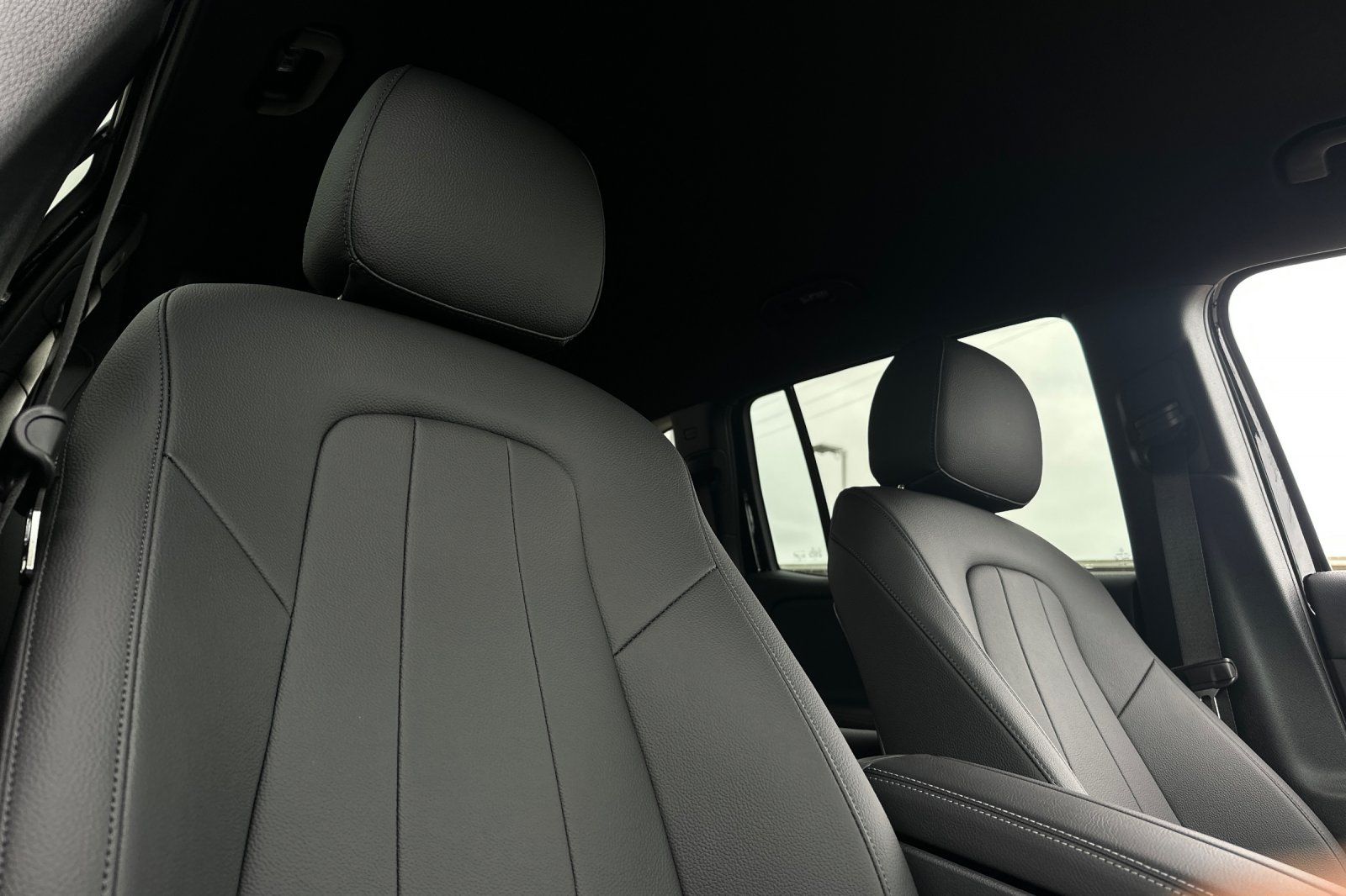 2025 Mercedes Benz GLB 250 photo 27