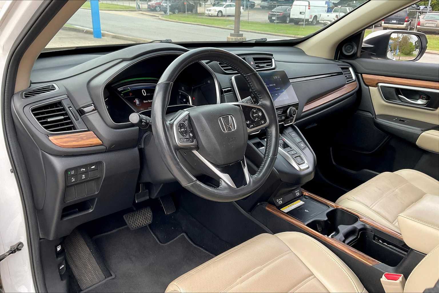 2022 Honda CR-V Hybrid Touring photo 15