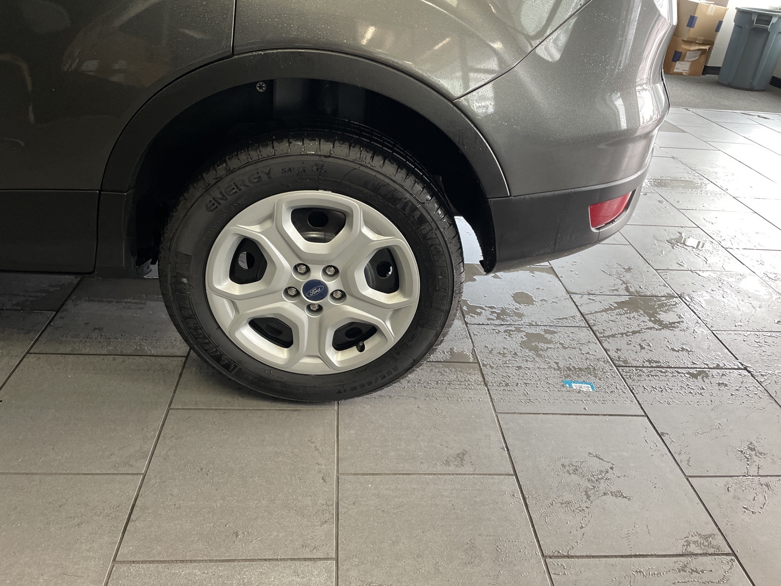2019 Ford Escape S photo 23