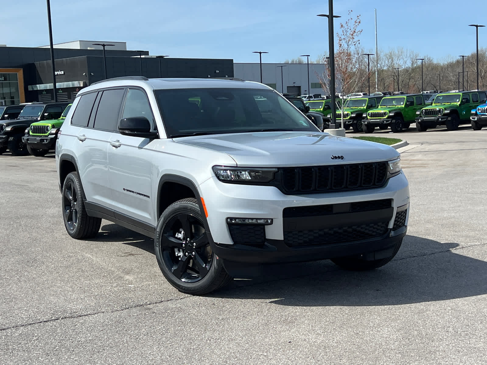 2025 Jeep Grand Cherokee Limited photo 3
