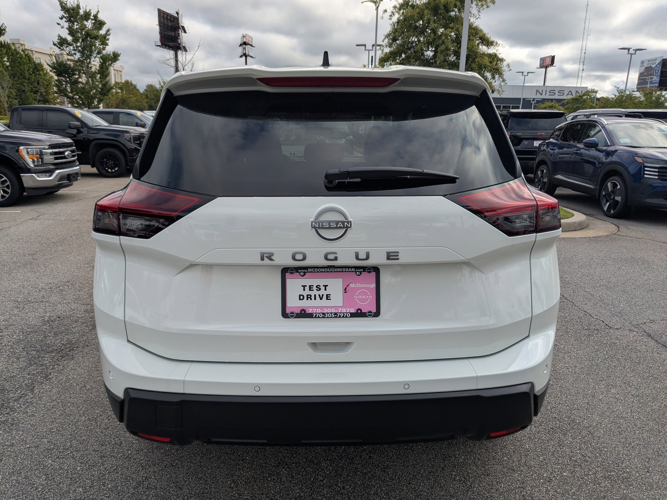 2026 Nissan Rogue S photo 3