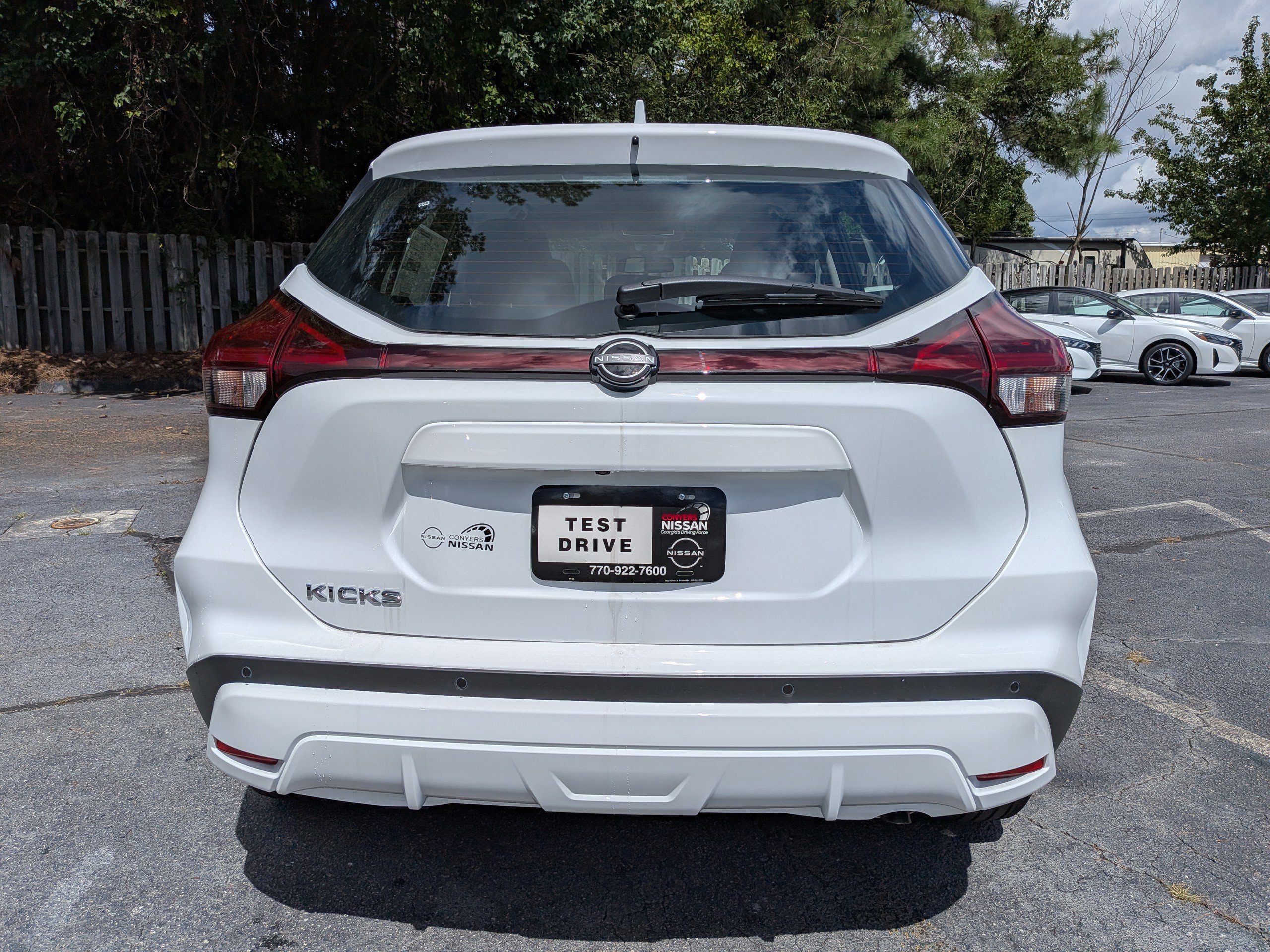 2025 Nissan Kicks Play S photo 2
