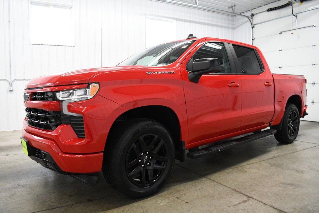 Used 2022 Chevrolet Silverado 1500 RST with VIN 1GCUDEED4NZ587613 for sale in Forest Lake, Minnesota
