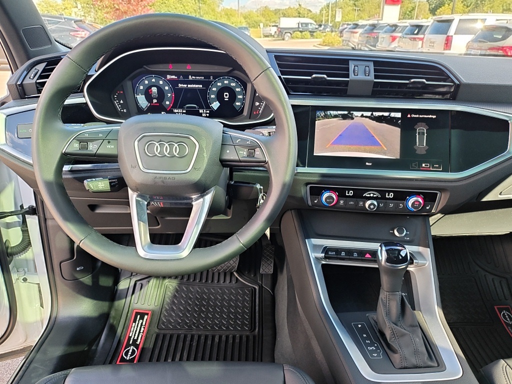 2025 Audi Q3 S line Premium photo 5