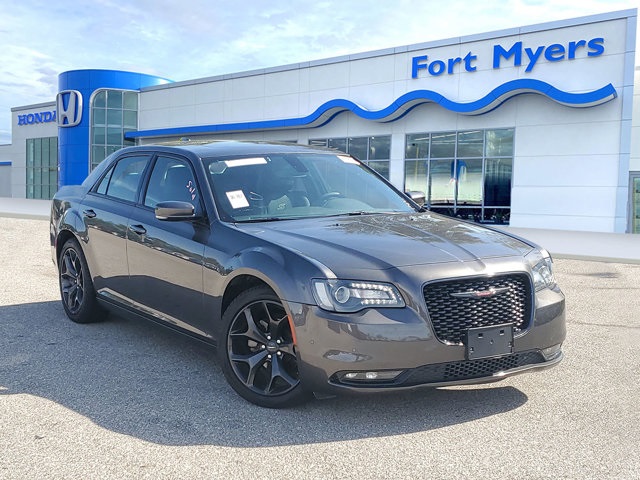 2023 Chrysler 300 S's photo