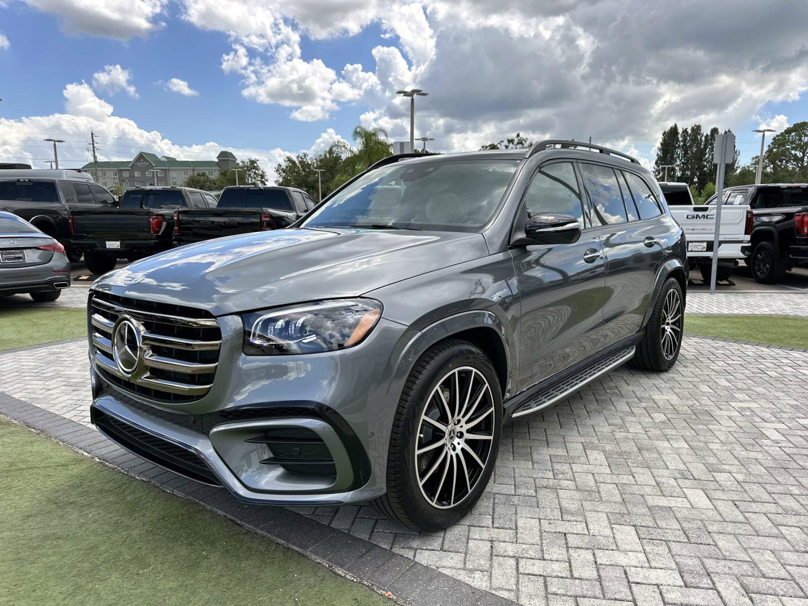 2026 Mercedes Benz GLS 580 4MATIC photo 6