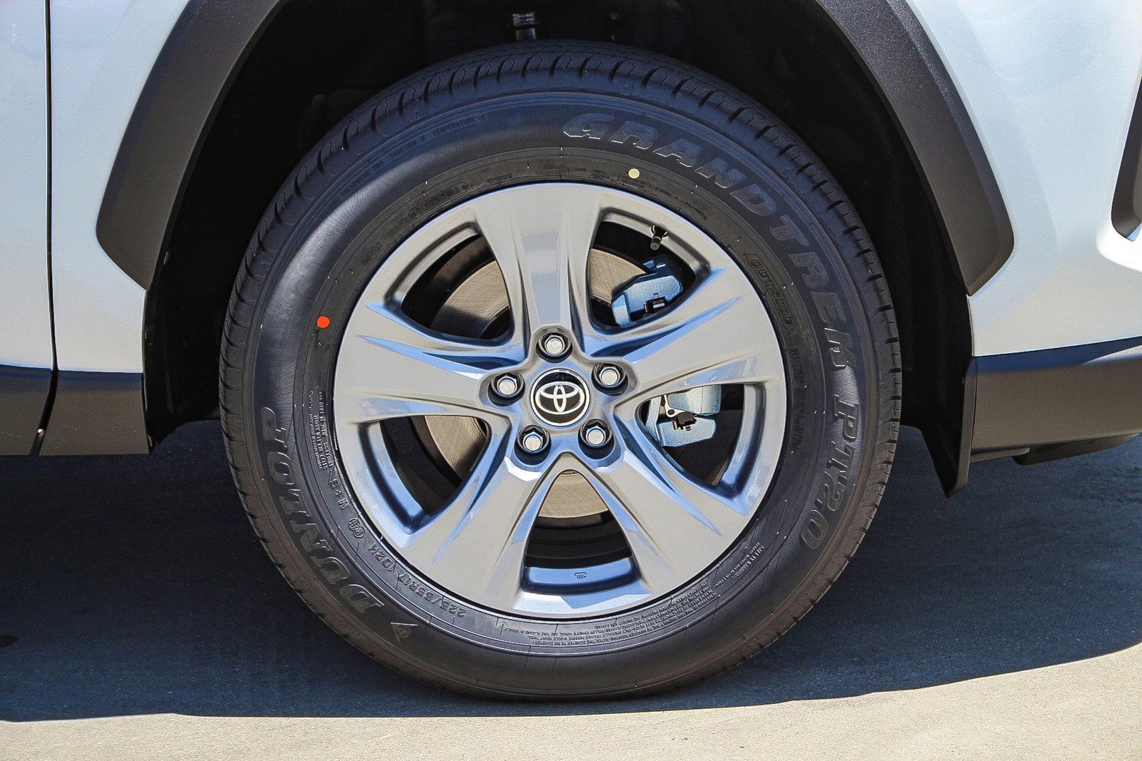 2025 Toyota RAV4 Hybrid XLE photo 9