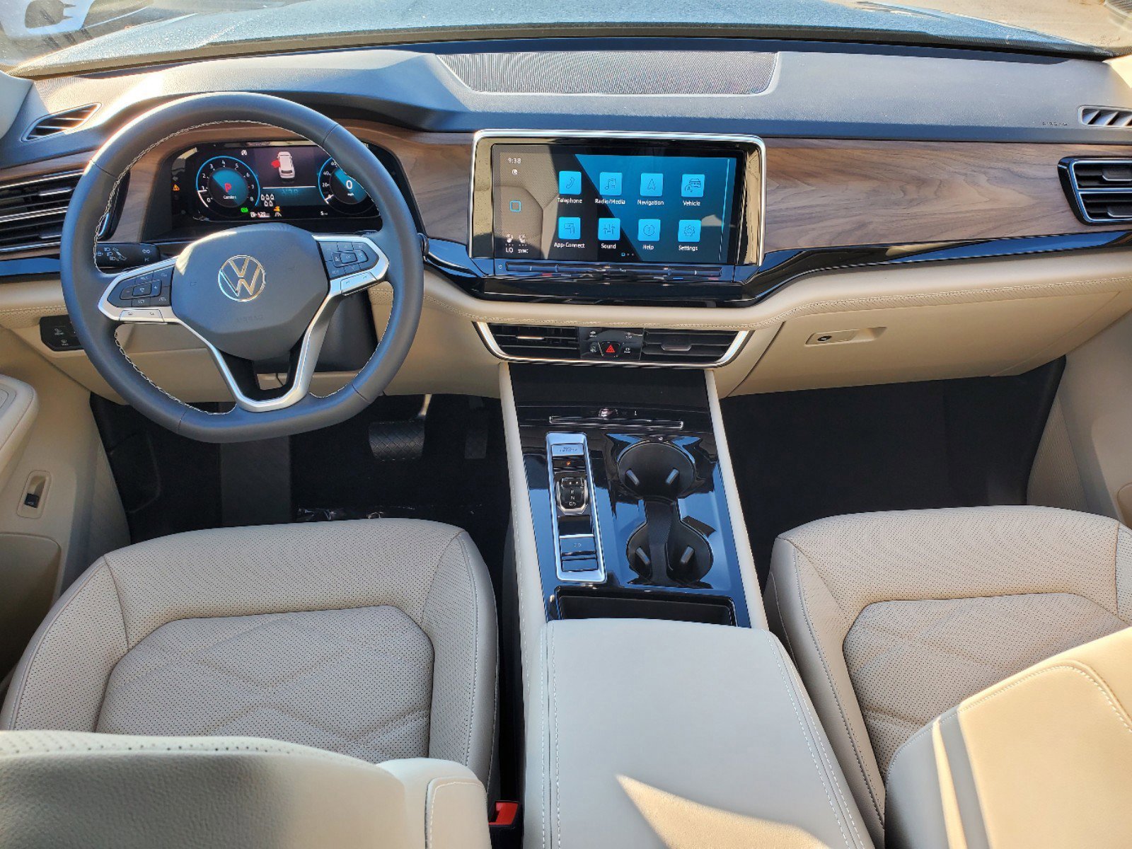 2025 Volkswagen Atlas SE Technology photo 6
