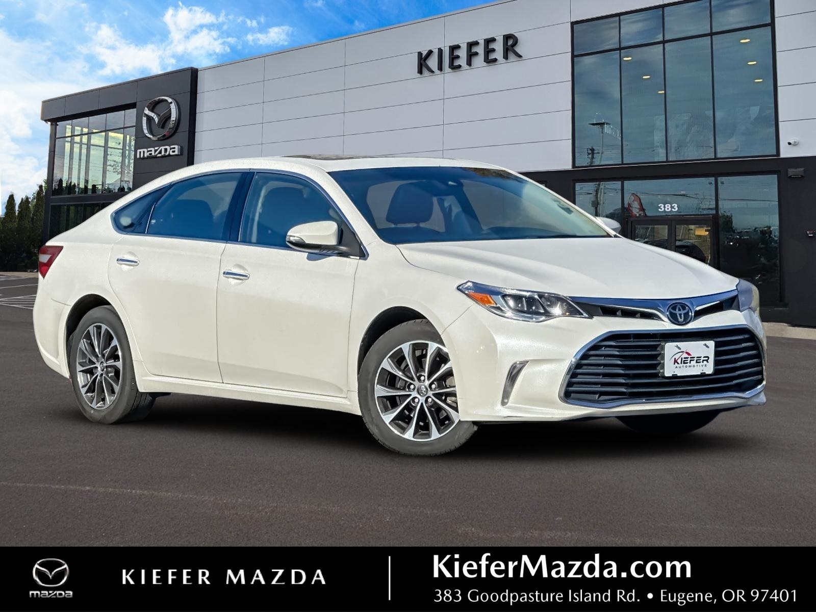 2018 Toyota Avalon XLE Plus's photo